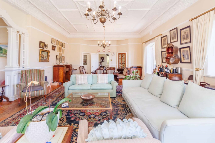 6 Bedroom Property for Sale in Fresnaye Western Cape